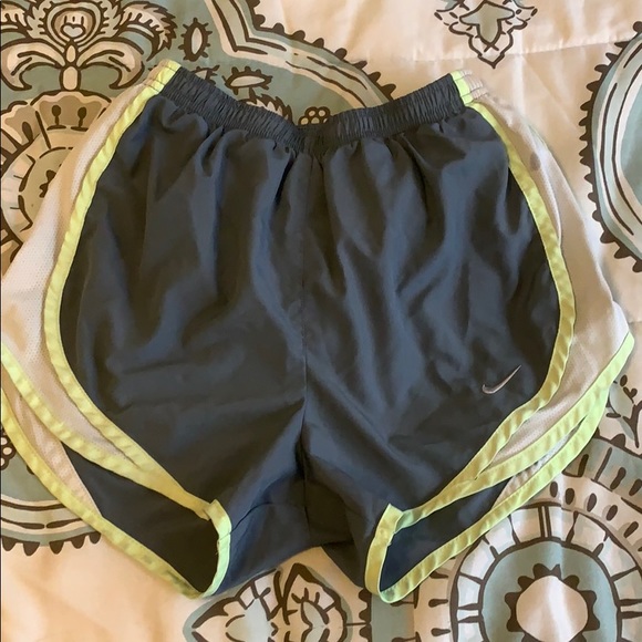 Nike shorts - Picture 1 of 2